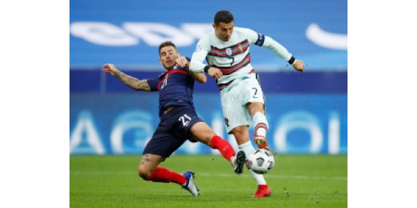 Kylian Mbappé n'a pas vaincu l'idole CRISTIANO RONALDO dans l'Équipe de France de Football